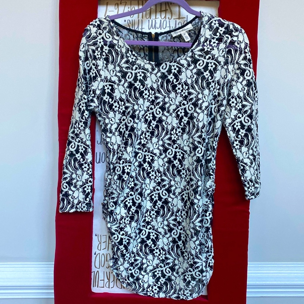 Jessica Simpson maternity top